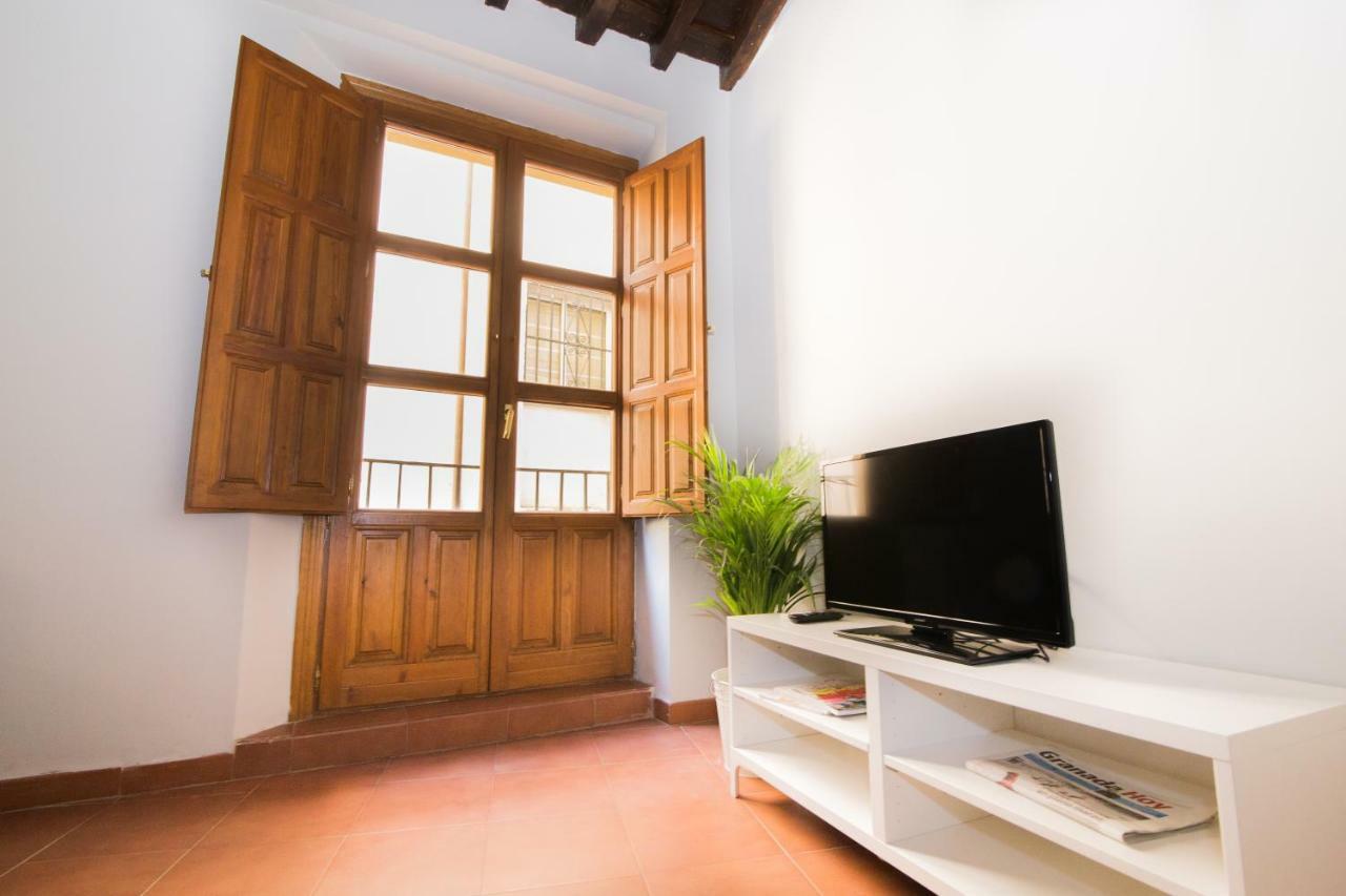 Apartamentos Nahira Suites 3000 Γρανάδα Εξωτερικό φωτογραφία